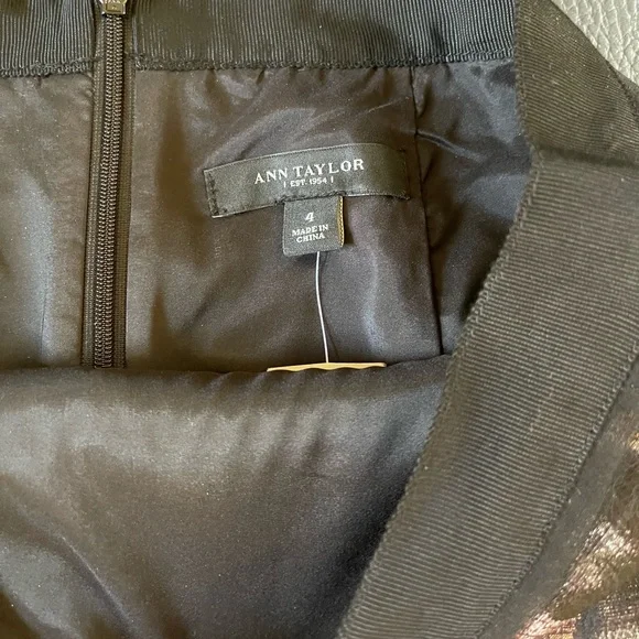 NWT Ann Taylor Bronze Metallic
Leopard Print Skirt Straight Day to
Night Size 4 - Picture 9 of 11